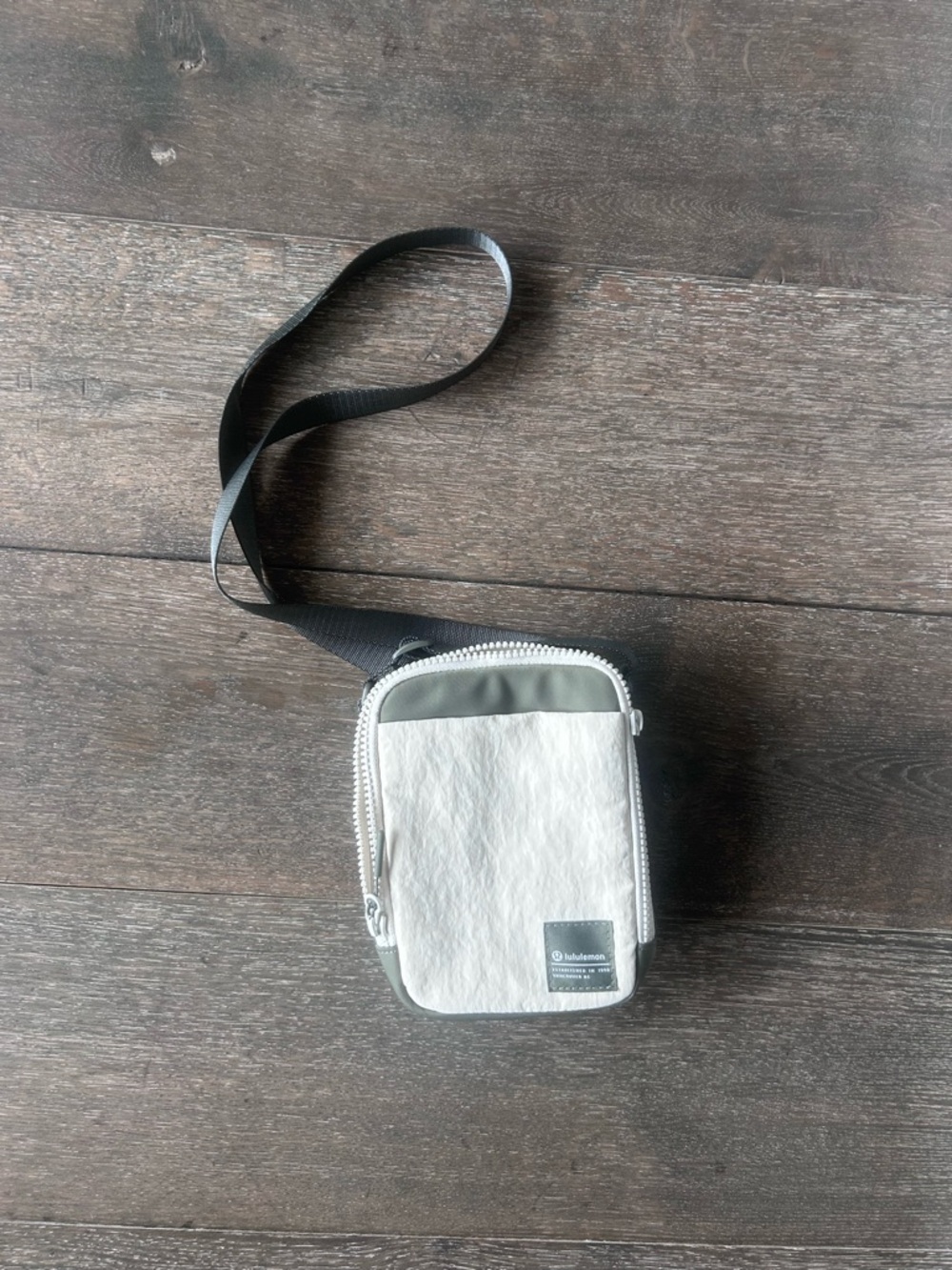 lululemon athletica Small Crossbody Pouch - White with Gray Trim
